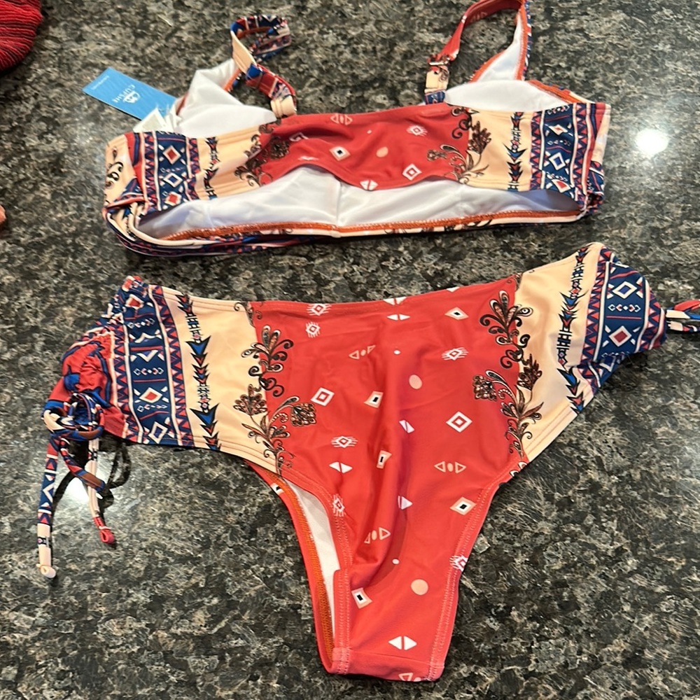 Cupshe Multicolor Patterned Bikini - Picture 3 of 3